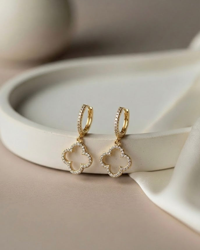 幸運草鏤空鋯石純銀耳環