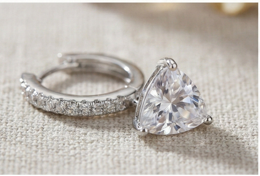 Me55 925純銀鍍k金 • 鋯石星芒三角垂墜耳環