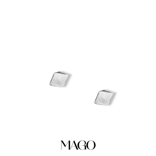 MAGO 925純銀耳環 - SER5075 純銀鍍白金菱形耳環 細節實拍 | MAGO925