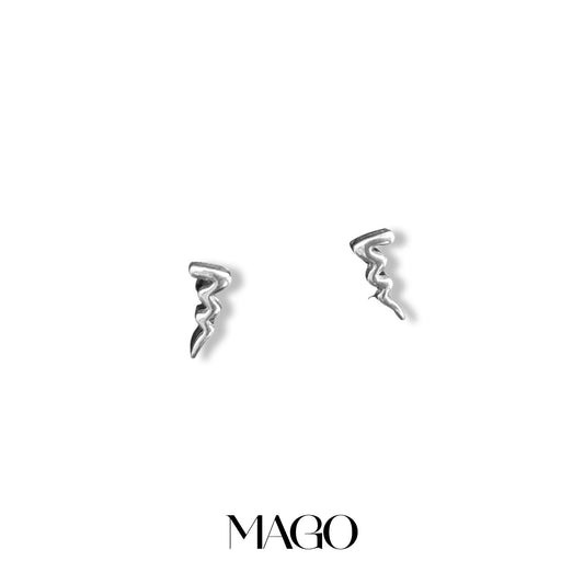 MAGO 925純銀耳環 - SER6010 純銀鍍白金雷電耳環 細節實拍 | MAGO925